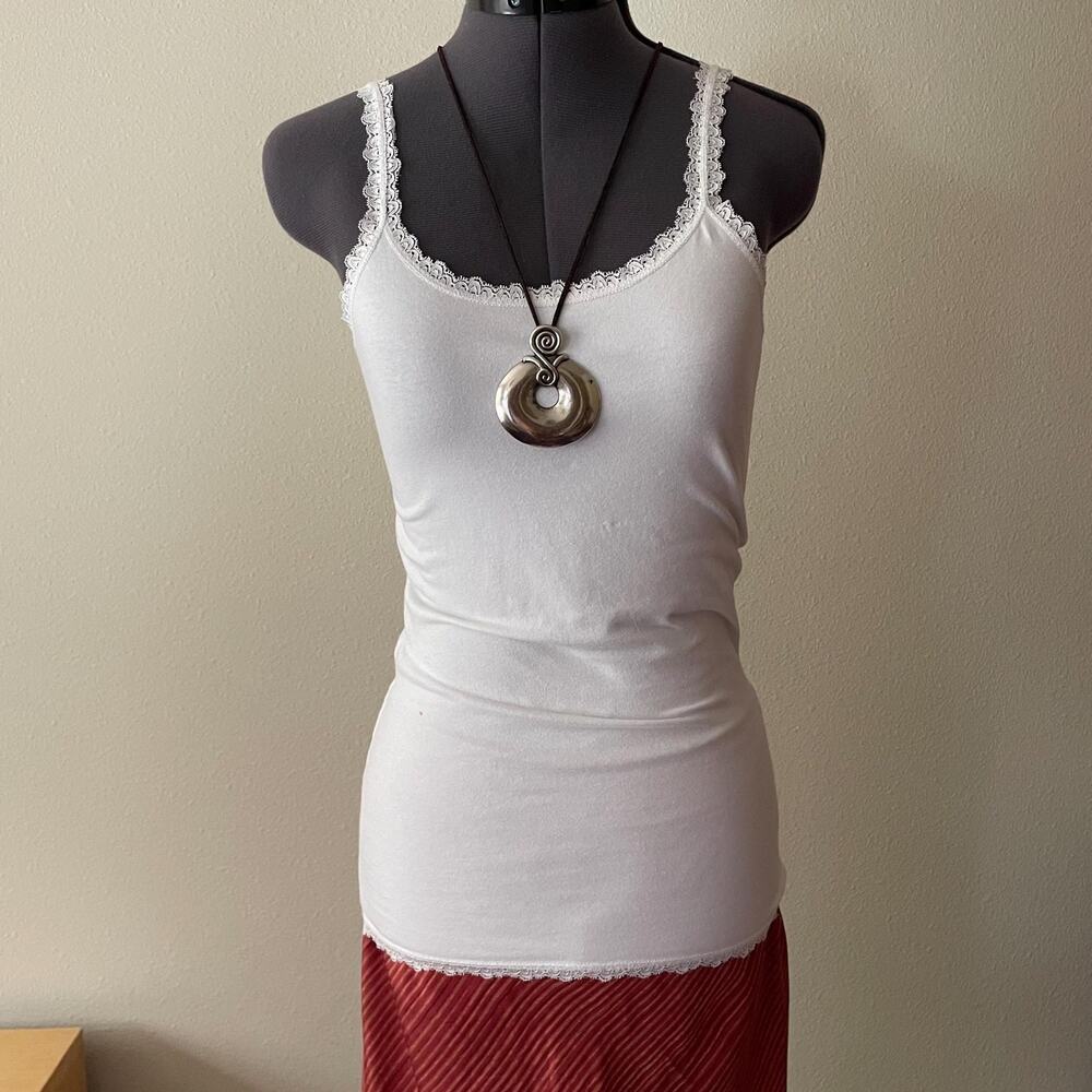 Y2K white cami tank with lace trim downtown girl elevated basics | size M